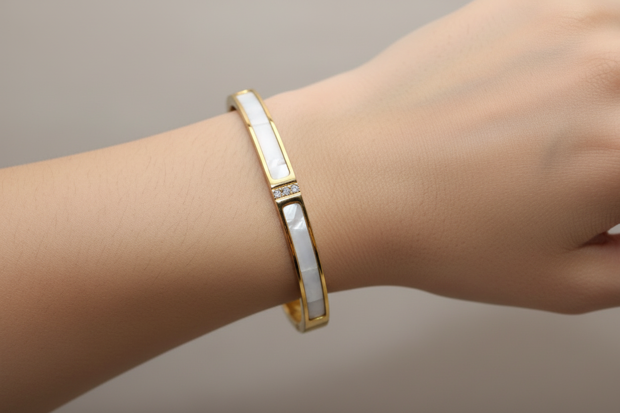 Weißer Armreif Gold